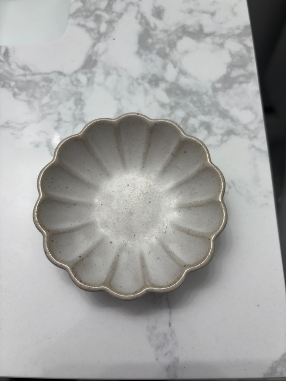 NWOT Cream Ring Dish - Picture 2 of 4